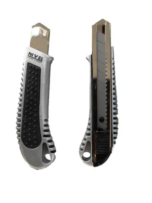 CUTTER 18 MM NV100798