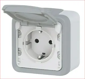 ENCHUFE PLEXO 55 SUP. 8,4X6,2X