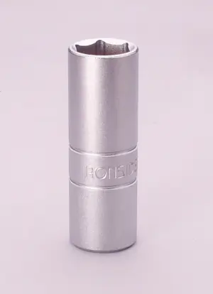 VASO PARA BUJIAS 1/2X16 MM.