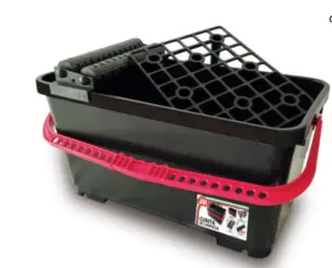 CUBETA LIMPIEZA CON RUEDAS 24